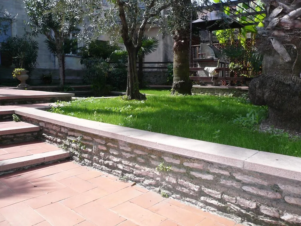 Oasi Holiday Home Toscolano Maderno Apartment