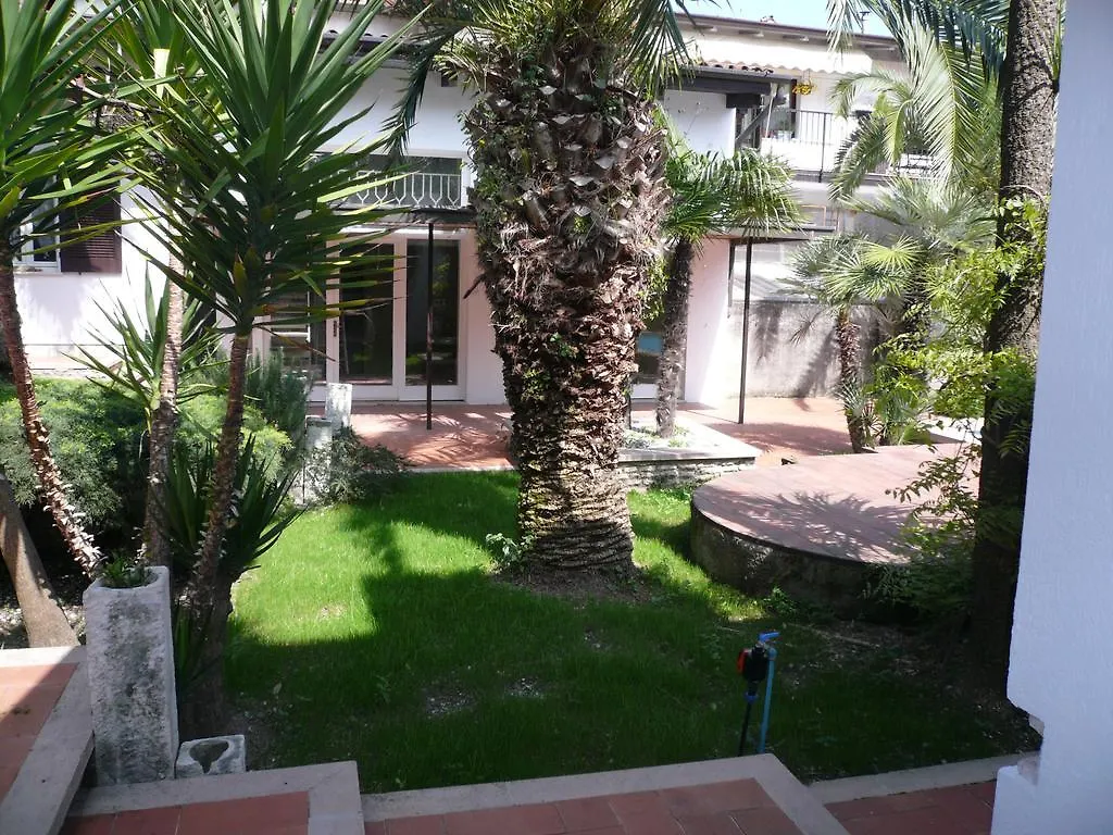 Apartment Oasi Holiday Home Toscolano Maderno Italy